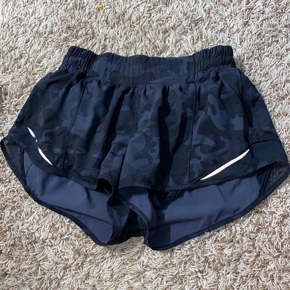Camo print lululemon shorts! size 6 , 2.5 length